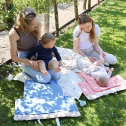 Fold-Out Changing Bag - OCS - Berries -Camcam Copenhagen Store 5712805141820 12