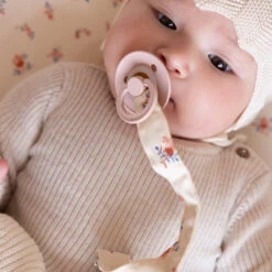 Pacifier Holder - GOTS - Berries -Camcam Copenhagen Store 951A Pacifier Holder P90 Berries 5