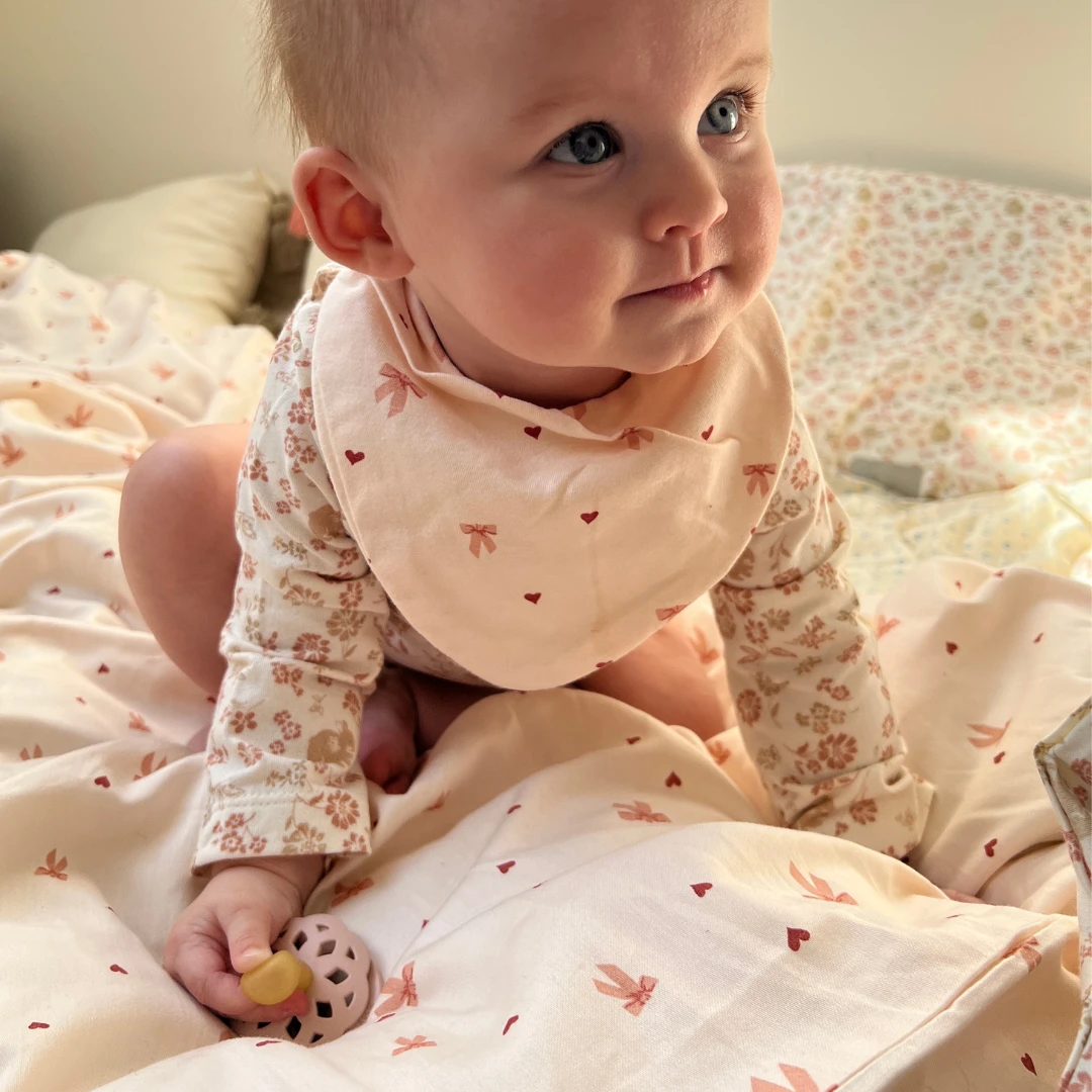 Bandana Bib, Jersey, 2-Pack - GOTS - Bows 2 Bandana Bib, Jersey, 2-Pack - GOTS - Bows - Image 2